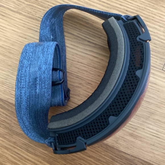 BOLLE ADULT SUPREME OTG SKI SNOWBORDING GOGGLE GREY & AZURE LENS - Picture 6 of 6